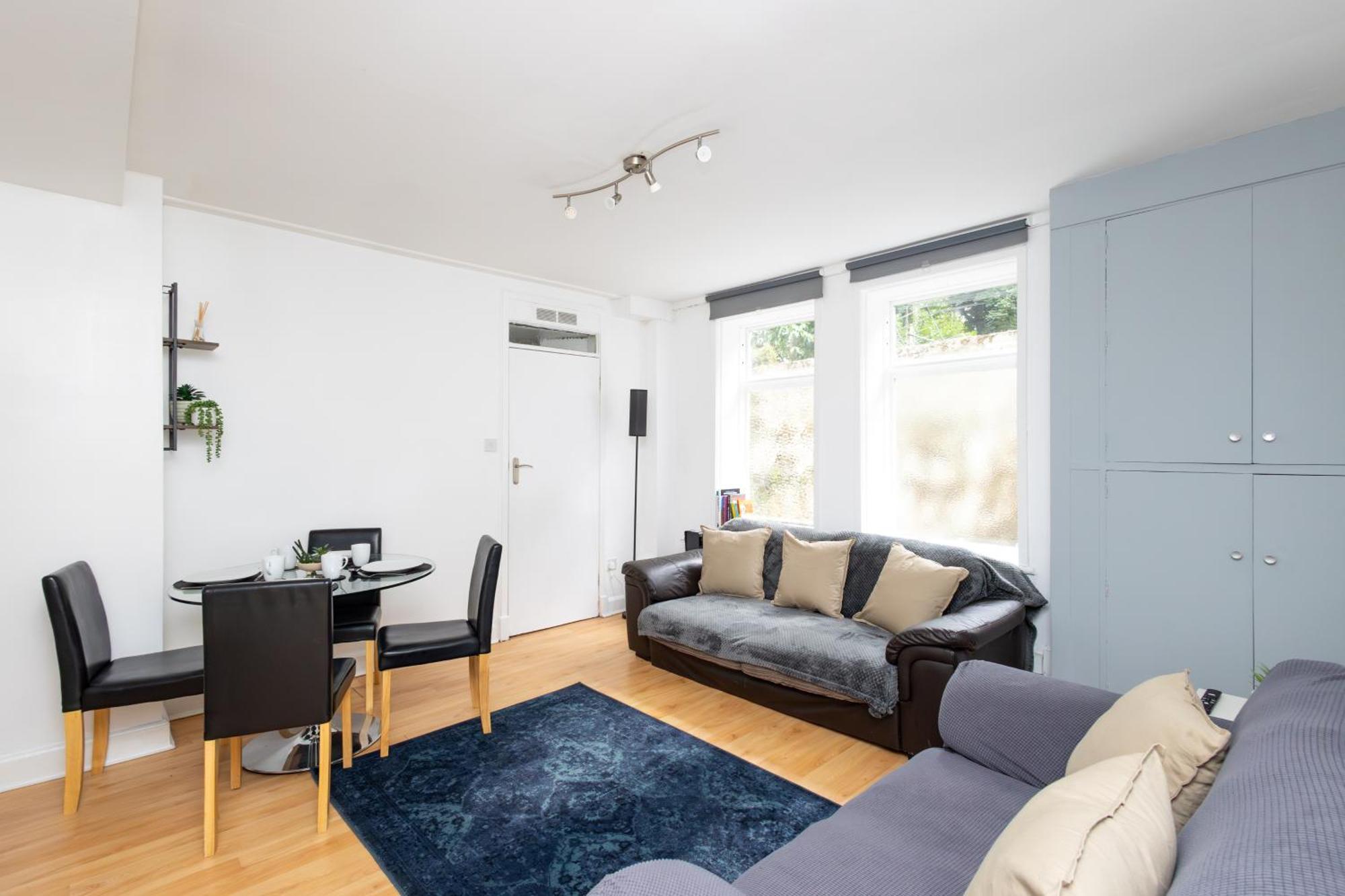 Spacious 3 Bedroom Ground Floor Apartment - 10 Mins From City Centre Λιντς Εξωτερικό φωτογραφία