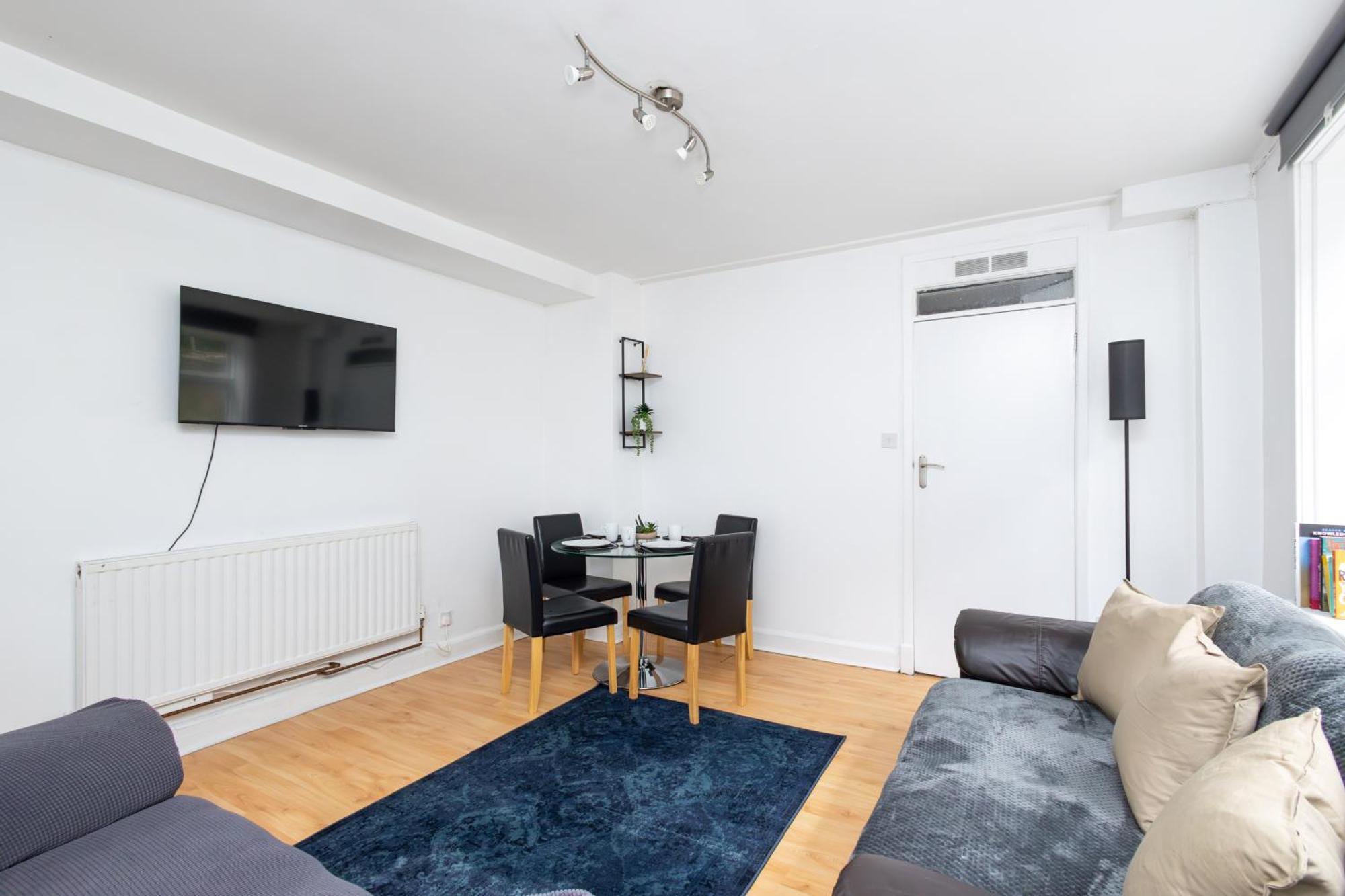 Spacious 3 Bedroom Ground Floor Apartment - 10 Mins From City Centre Λιντς Εξωτερικό φωτογραφία
